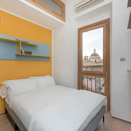 Modern Colosseum Flat * Rom