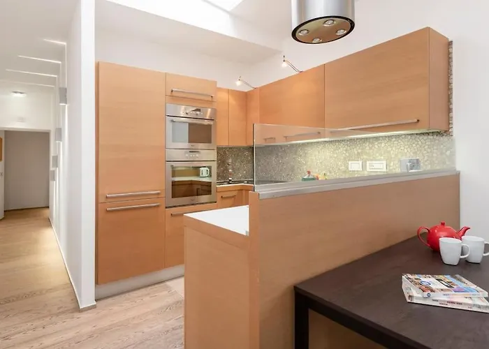 Lejlighed Modern Colosseum Flat