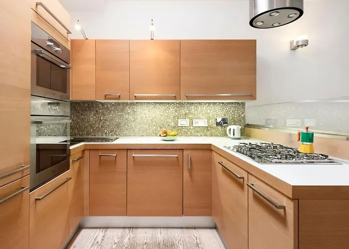 Modern Colosseum Flat *