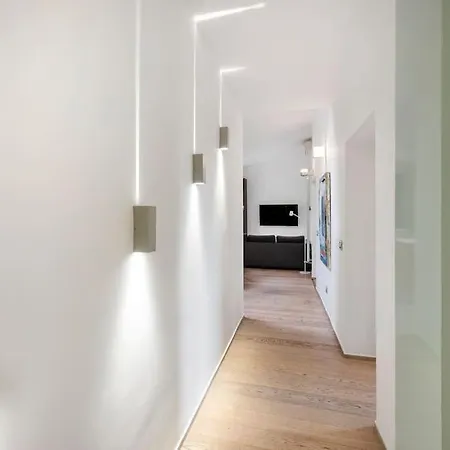 Modern Colosseum Flat *